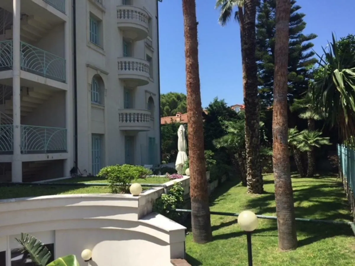 Lägenhet Enrico'S Home Bordighera Italien