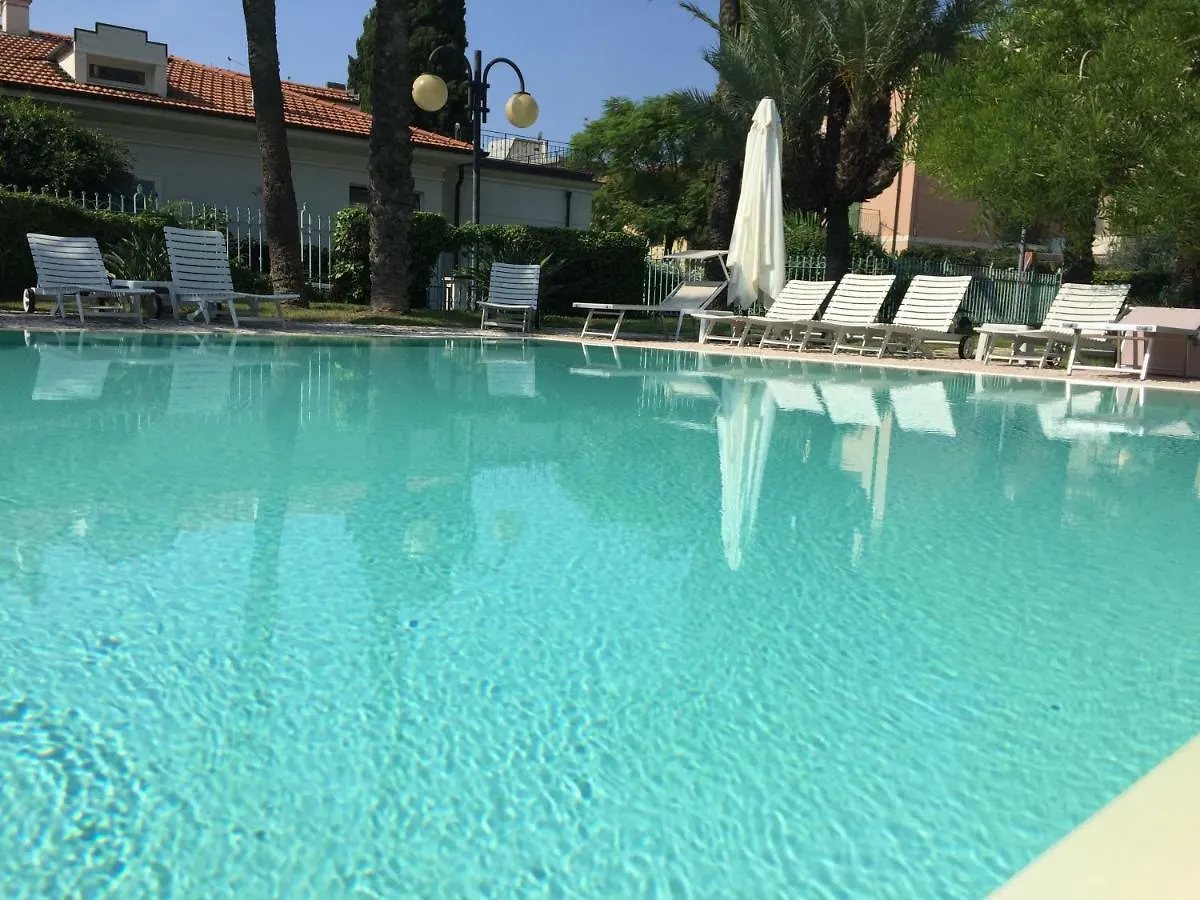 Enrico'S Home Bordighera 0*,  Italien